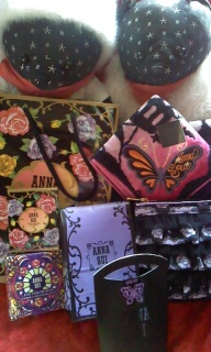 ANNA  SUI
