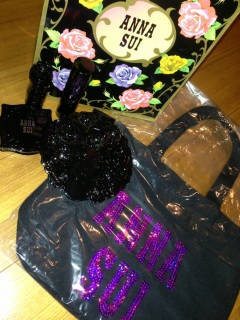 ANNA SUI