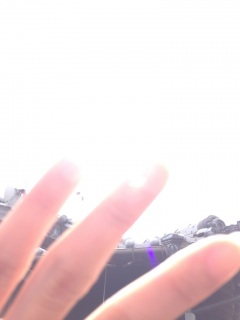 �����i��