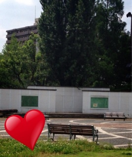 �Q������
