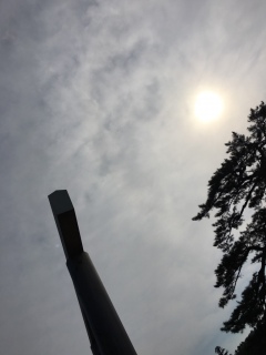( �-��-)