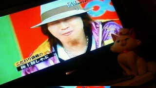 ��D��( �L䇁M)��
