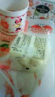 �H��( �L䇁M)